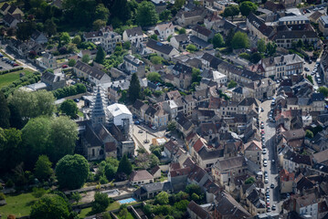 vue aérienne de Magny-en-Vexin dans le Val d'Oise en France