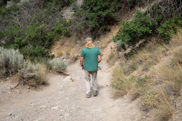 Obraz premium walking in the mountains