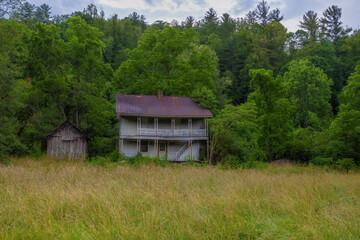 Old abandoned Farm house in rural North Carolina, USA