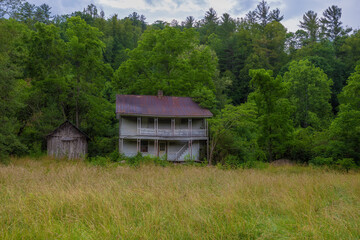 Obraz premium Old abandoned Farm house in rural North Carolina, USA
