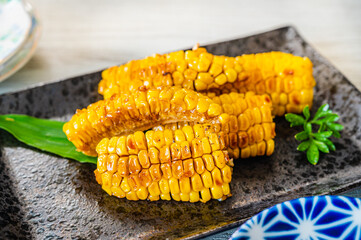 焼きとうもろこし