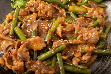 牛肉とにんにくの芽炒め