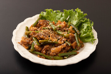 牛肉とにんにくの芽炒め