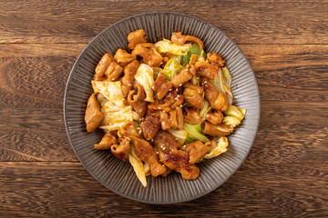 ホルモン炒め　甘辛味噌味