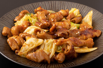 ホルモン炒め　甘辛味噌味