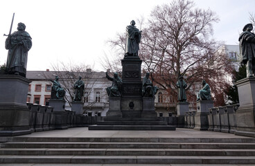 Fototapeta na wymiar Luther-Denkmal in Worms
