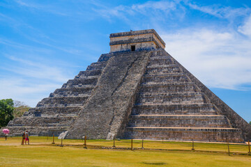 Temple Pyramid of Kukulcan El Castillo, Chichen Itza, Yucatan, Mexico, Maya civilization