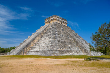 Temple Pyramid of Kukulcan El Castillo, Chichen Itza, Yucatan, Mexico, Maya civilization