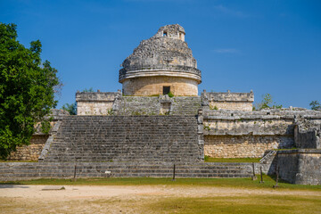 Fototapeta na wymiar Ruins of El Caracol observatory temple, Chichen Itza, Yucatan, Mexico, Maya civilization