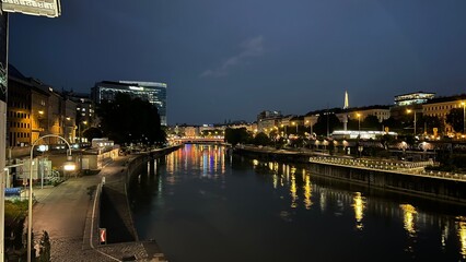 Fototapeta na wymiar night view of the city of porto country