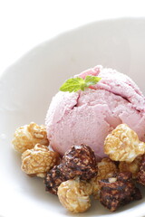 berry ice-cream and Caramel popcorn with walnuts