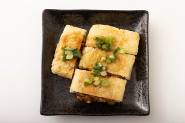 あぶらあげの納豆包み焼き