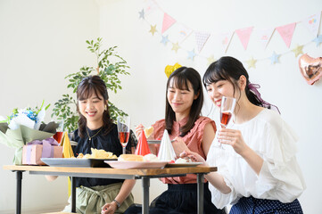 女子会のイメージ