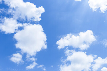 Obraz premium Skyscape background, white cloud over clear blue sky background, nature background