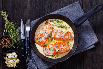 salmon fillet with creamy blue mold cheese sauce