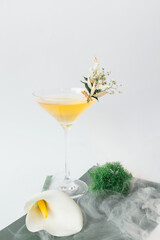 yellow alcohol cocktail
