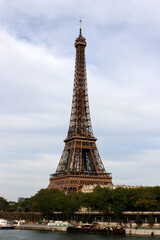 Fototapeta na wymiar Eiffel Tower of Paris