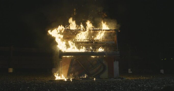 Burning organ in slow motion