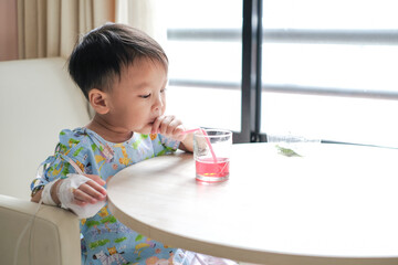 little child eating
