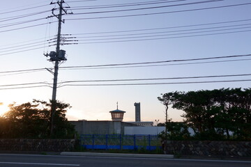 夕暮れの閉鎖された黒羽刑務所