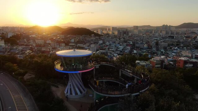 대구시 앞산 해넘이 전망대의 석양