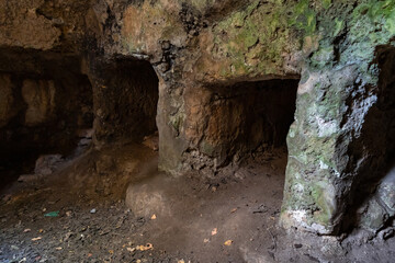 Obraz premium Byzantine burial cave in the well-preserved Yehiam Crusader fortress at Kibbutz Yehiam, in Galilee, northern Israel