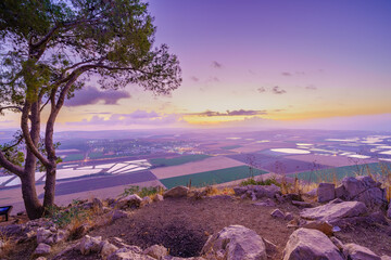 Sunrise view of the Jezreel valley from Gilboa Ridge - obrazy, fototapety, plakaty