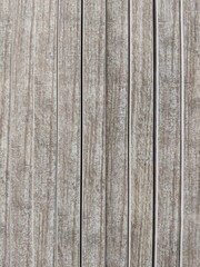 Fondo de lamas de madera blanca con rendijas y nudos típicos