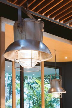 Classic Vintage High Bay Hanging Lamp Lighting  At The Ceiling For Light Decoration In The Coffee Shop Or Restaurant.