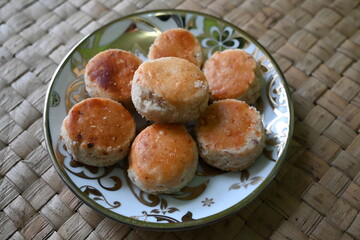 Peanut cake is a typical Bangka snack that is very popular, especially during Eid. This peanut cake is sweet, soft and crunchy