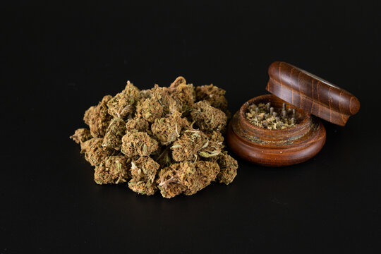 lots of small buds ready to roll with ginder