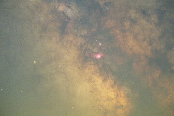 Droga Mleczna mgłwica laguna mgławica trójlistna koniczyna gwizdy na niebie - obrazy, fototapety, plakaty