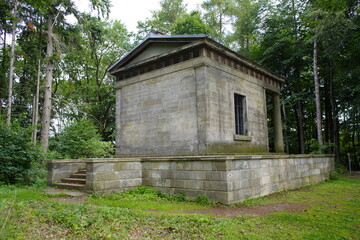 The replica of a small Greek temple in Derneburg in Lower Saxony is popularly known as a tea temple. It was built in 1827 by the architect Georg Ludwig Friedrich Laves.