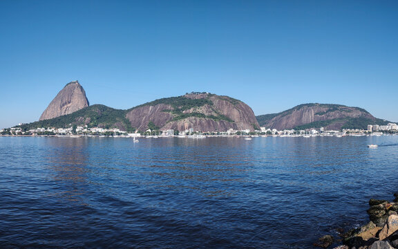 Beautiful view to Sugar Loaf Mountain from Aterro do Flamengo