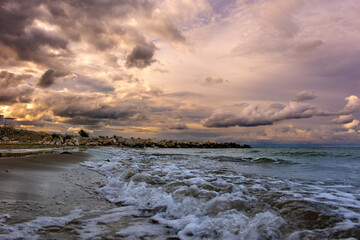 Wolkenspiel und Meer