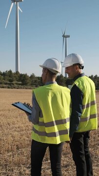 workers at a wind park for renewable enery sources