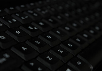 Tecnología. Primer plano del teclado de una computadora