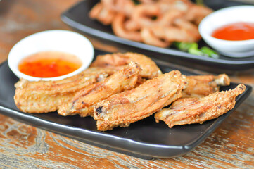 deep fried chicken or fried chicken , chicken or crispy chicken