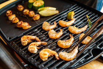grilled shrimps with herbs and lime