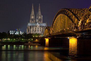 Fototapeta premium Hohenzollernbrücke mit Kölner Dom