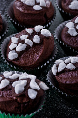 Cupcakes with sugar bizet