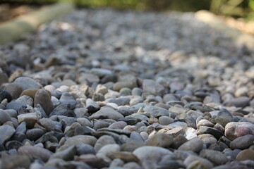 Kiesbett im Barfußpfad