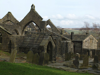 Fototapeta na wymiar the ruined medieval church in heptonstall near hebden bridge in west yorkshire