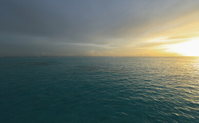Naklejka premium sunset panorama of the Indian Ocean