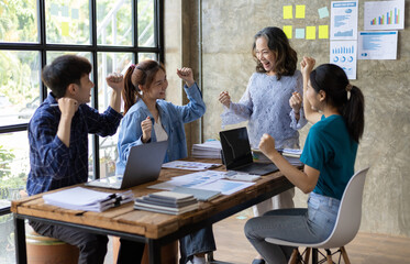 Meeting business and corporate people, hearing opinions from colleagues.