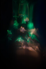 動きのある抽象的な模様を表現しました。