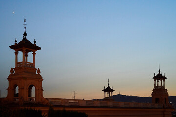 Plaça de les Cascades in Barcelona at sunset