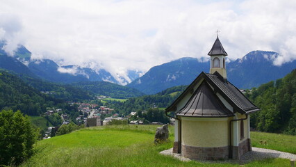 Fototapeta na wymiar Kirchleitnkapelle (Kapelle der Seligpreisung) in Berchtesgaden