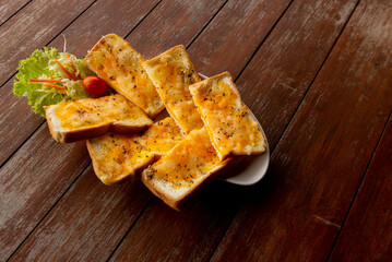 Cheese Bread Appetizers Put on a plate to eat.