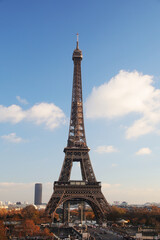 Fototapeta na wymiar The view of the Eiffel tower from Trocadero hill, Paris 
